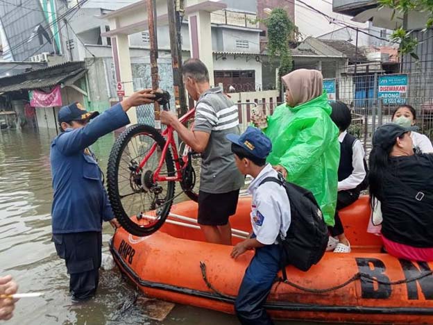 Akibat Hujan Deras Beberapa Titik di Kota Tangerang Terdampak Banjir