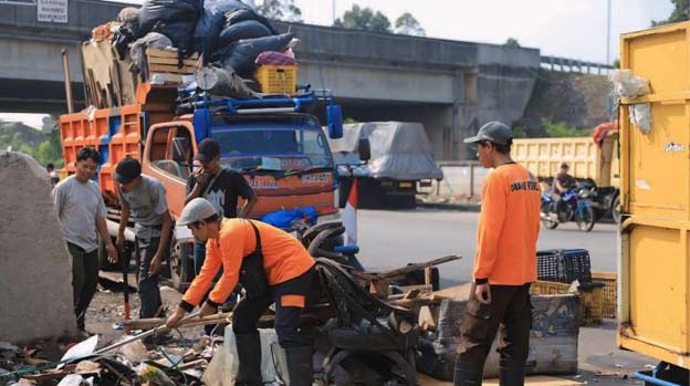 25 TPS Liar di Jalan Protokol Kota Tangerang Telah Dibongkar