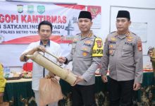 Ngopi Kamtibmas, Kapolresto Tangkot Ajak Warga Perkuat Satkamling
