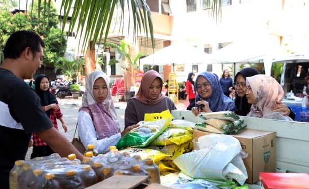 Gampang Sembako Murah On The Road Diserbu Warga Kota Tangerang