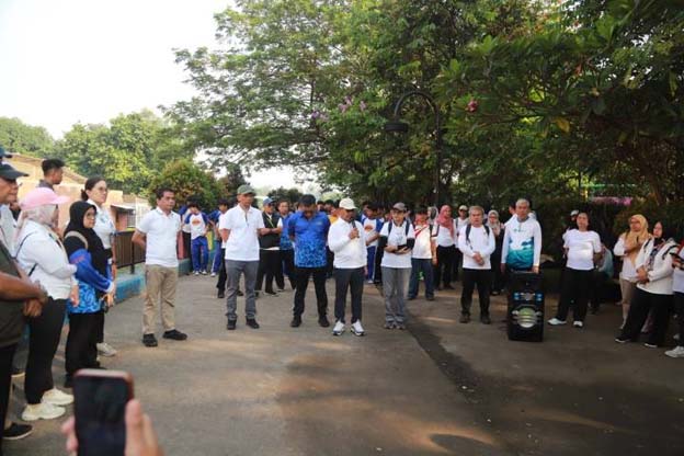 KLH Apresiasi Kota Tangerang Gerakan Jumat Bersih dan Pengurangan Emisi