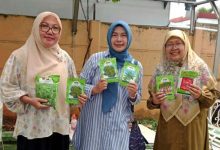 Pemkot Tangerang Serahkan Pupuk hingga Ratusan Benih untuk KWT