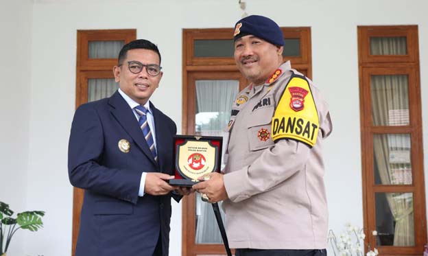Gubernur Andra Soni dan Dansat Brimob Polda Banten Perkuat Sinergi