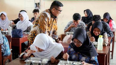 Gubernur Banten Andra Soni Tinjau SPPG SMA Negeri 6 Kota Tangerang