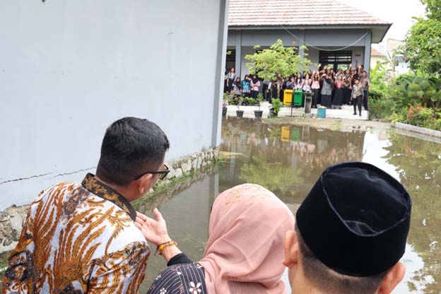 SMAN 15 Kota Tangerang Kerap Banjir, Andra Soni Siapkan Opsi Rehabilitasi