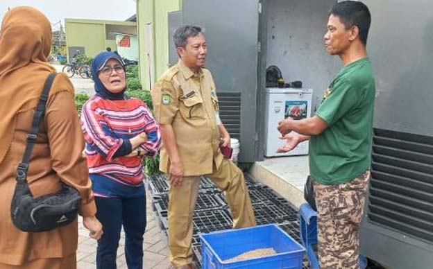 KIM Gerendeng Ubah Limbah Pasar Anyar Tangerang Jadi Pelet Ikan