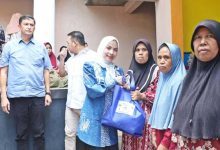 Bupati Serang Ratu Zakiyah Salurkan 1000 Paket Sembako di Pabuaran