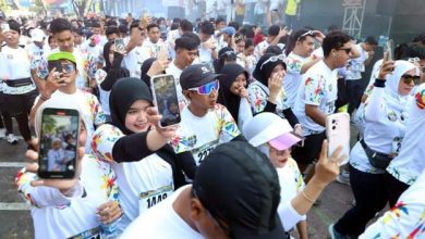 Ribuan Muda Mudi Kota Tangerang Meriahkan Benteng Color Run 2025