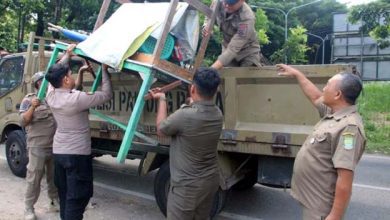 Satpol PP Kota Tangerang Tertibkan PKL Liar di Jalan Benteng Betawi