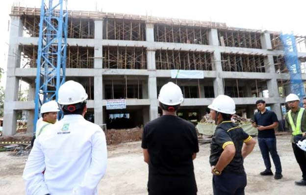 Pembangunan Gedung Parkir RSUD Kota Tangerang Berjalan Sesuai Target