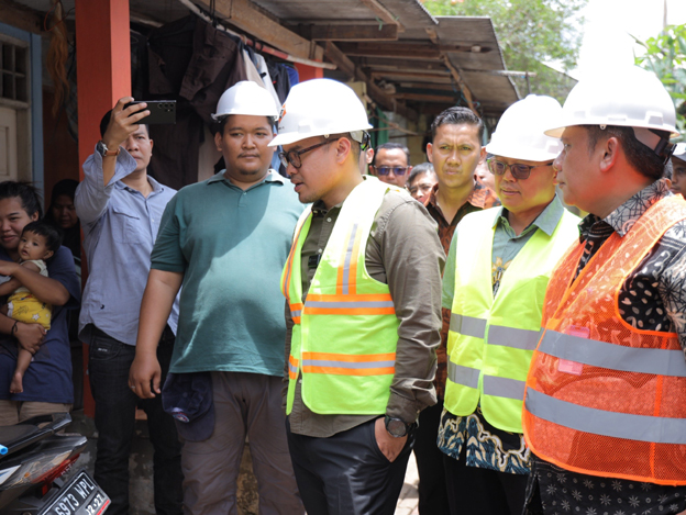 Pilar Tinjau Penataan Kampung Kumuh Bambu Apus Tangsel