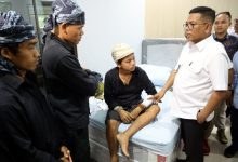 Gubernur Andra Soni Jenguk Revan, Warga Baduy Korban Perampokan