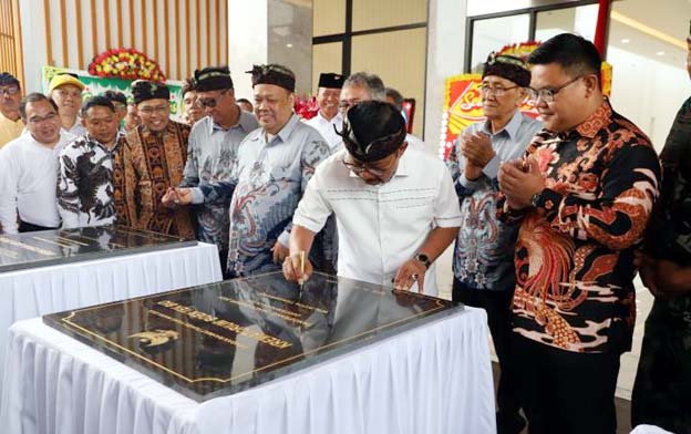 Walikota Sachrudin Resmikan Gedung Fasilitas Krematorium Boen Tek Bio