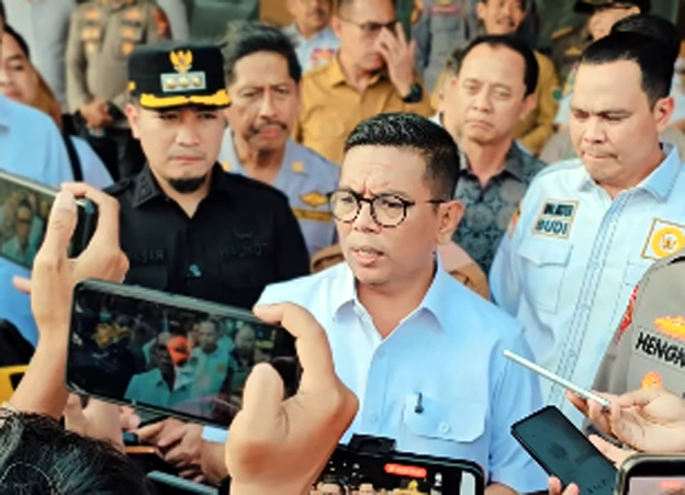 Andra Soni Tinjau Efektivitas Pembatasan Operasional Angkutan Tambang