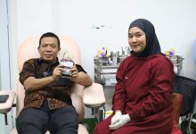 Wujud Kepedulian, Ketua DPRD Tangerang Donor Darah untuk Perkuat Stok PMI