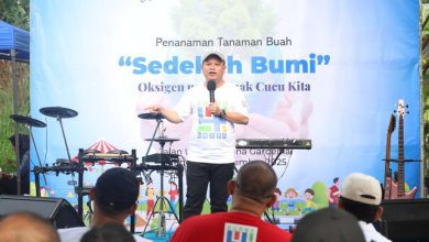 Tanam 400 Pohon Buah, Turidi Apresiasi Inisiatif Warga RW04 Buana Gardenia