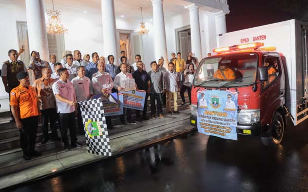 Pemprov Banten Salurkan Bantuan Korban Bencana Rp3 Miliar ke Sumatera