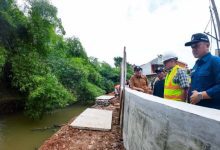 Pemkot Tangsel Bangun Turap dan Beronjong Penanganan Banjir di Ciputat