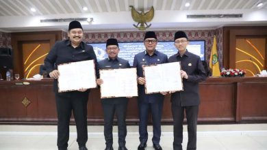 DPRD Kota Tangerang Sahkan Pencabutan Perda Urusan Pemerintahan dan RT/RW