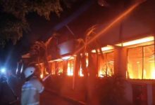 Personel BPBD Kota Tangerang Tangani 2 Pabrik Terbakar di Jatiuwung