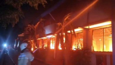 Personel BPBD Kota Tangerang Tangani 2 Pabrik Terbakar di Jatiuwung