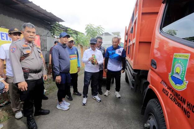 Sachrudin Serahkan Armada Sampah dan Gaungkan PHBS di CFD