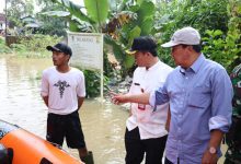 Bupati Tangerang Tinjau Lokasi Banjir di Kampung Nyompok Girang
