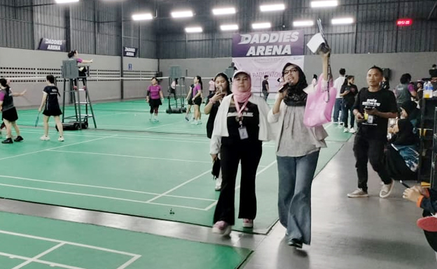 Jaga Kebugaran, Ermedika Clinic Gelar Mommy Badminton Friendly Match