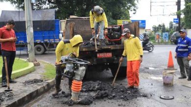 Pemkot Tangerang Perbaiki Jalan Berlubang di Musim Penghujan