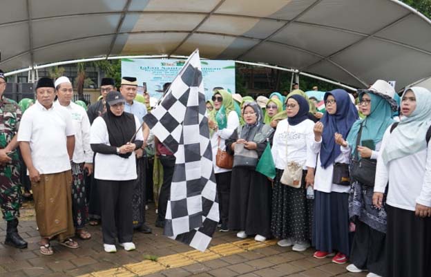 Wabup Tangerang Lepas Jalan Santai Sarungan, Harlah Ke-103 NU