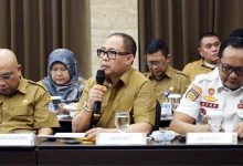 DLH Tangsel Uji Sampel Air Kali Jaletreng Pasca Tercemar Zat Kimia