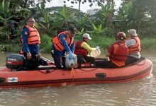 Pemkot Tangerang Tuangkan Cairan Eco Enzyme ke Sungai Cisadane