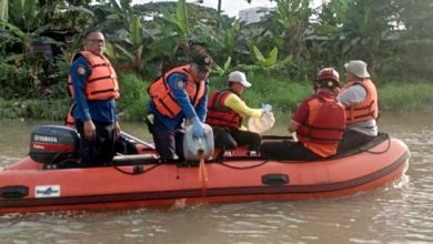 Pemkot Tangerang Tuangkan Cairan Eco Enzyme ke Sungai Cisadane
