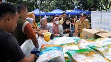 HUT ke-33 Kota Tangerang, Warga Cipadu Serbu Gampang Sembako