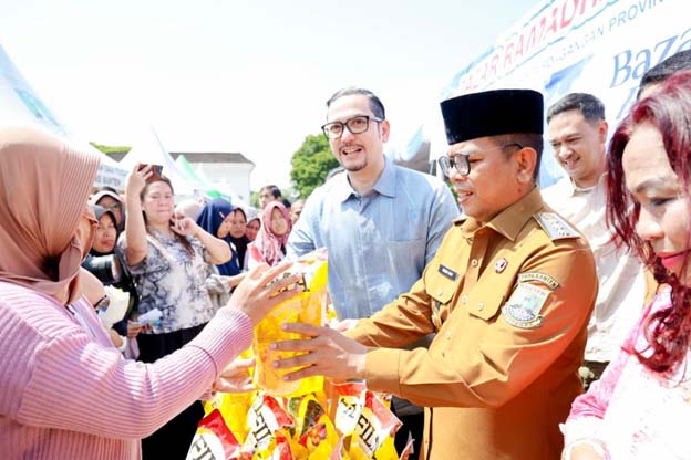 Warga Antusias Belanja Murah di Bazar Ramadan Pemprov Banten