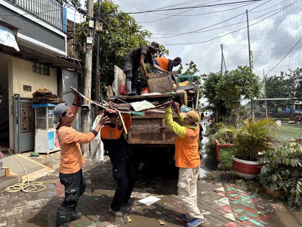 DLH Kota Tangerang Bersihkan 8.532 Ton Sampah Libur Lebaran