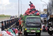 Pemkot Tangsel Lakukan Angkut Sampah Jalanan Secara Bertahap