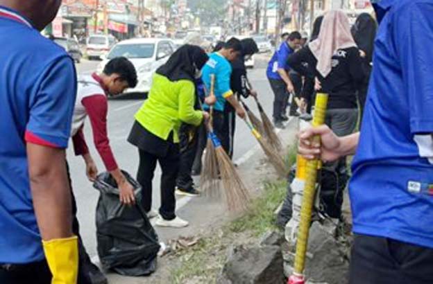 Wujud Kepedulian Pegawai Pemkab Tangerang Terhadap Kebersihan
