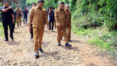 Jalan Desa Ciandur Akan Dibangun Lewat Program Bang Andra