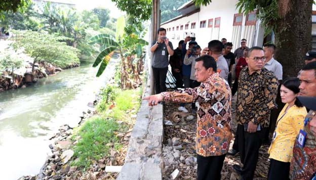 Bupati Tangerang Tinjau Normalisasi Kali Cirarab di Pasar Kemis