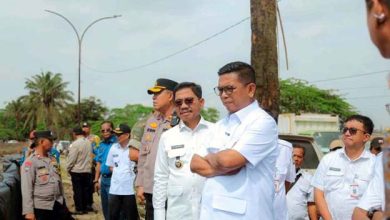 Sachrudin Dampingi Andra Soni Tinjau Normalisasi Situ Bulakan