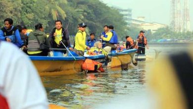 Banksasuci Bersama Pemkot Angkut 12,7 Ton Sampah dari Kali Cisadane