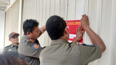 Satpol PP Segel Bangunan Tak Berizin di Kelurahan Cimone Jaya