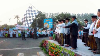 Sachrudin Ikuti Jalan Sehat Sarungan Bersama Ribuan Warga