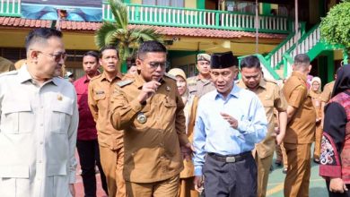 Program Sekolah Gratis, Andra Soni Dongkrak Minat Siswa Sekolah ke Swasta