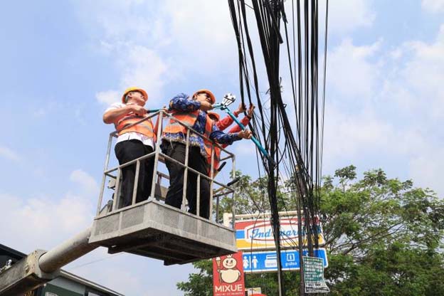 Pemkot Tangerang dan Pemprov Banten Tertibkan Kabel Udara