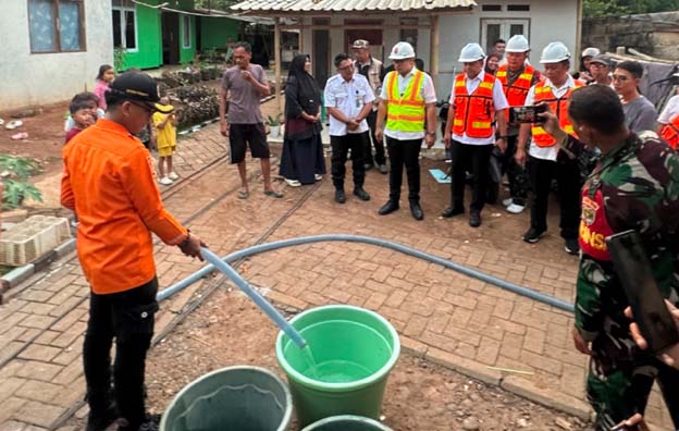 Kekeringan, Pemkot Tangsel Distribusikan Air Bersih ke Warga Keranggan