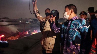 Bupati Tangerang Pimpin Langsung Penanganan Kebakaran TPA Jatiwaringin 