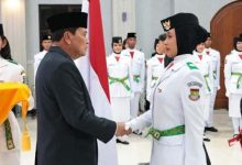 Maesyal Rasyid Kukuhkan 54 Paskibraka Kabupaten Tangerang