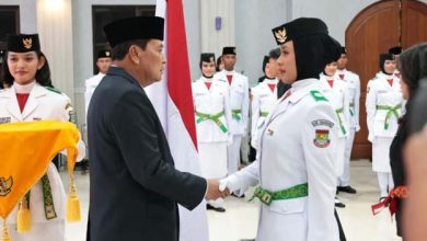 Maesyal Rasyid Kukuhkan 54 Paskibraka Kabupaten Tangerang